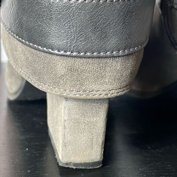 Life Stride Gray “Wendy” Suede Ankle Booties w/Straps & Buckle (Size: 7.5) - Picture 13 of 16